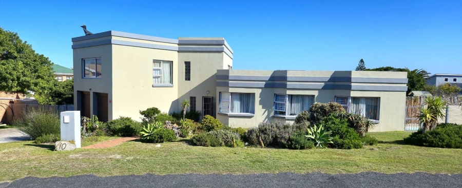 4 Bedroom Property for Sale in Franskraal Western Cape